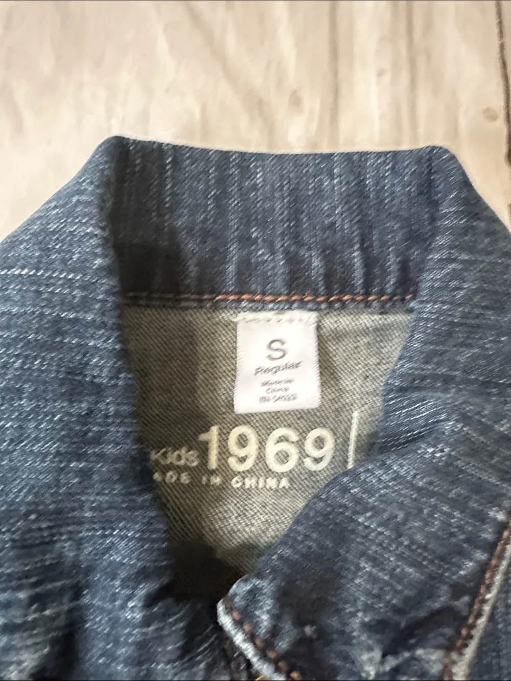 GAP Dark Blue distressed Denim Jean Jacket for Kids small
